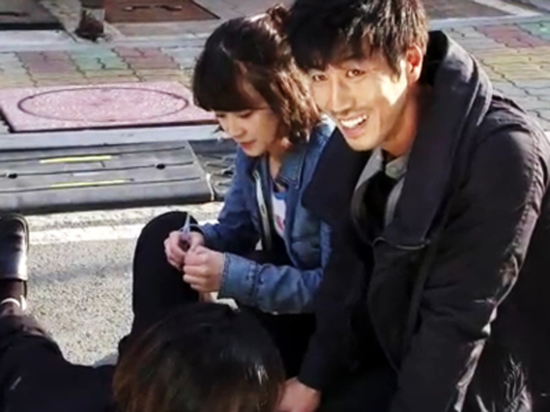 한 번만 묻는다, 누가 시켰는지 불어!