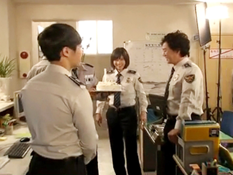 멋진 파출소의 생일파티! 클립