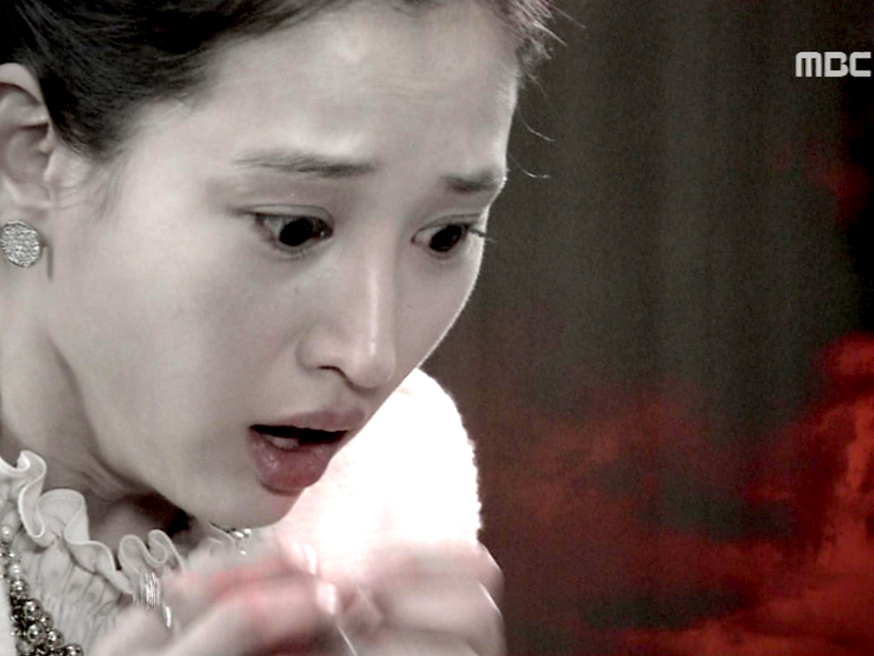 너와 나, 절대 같은 하늘 아래 살 수 없는 사람들이야!