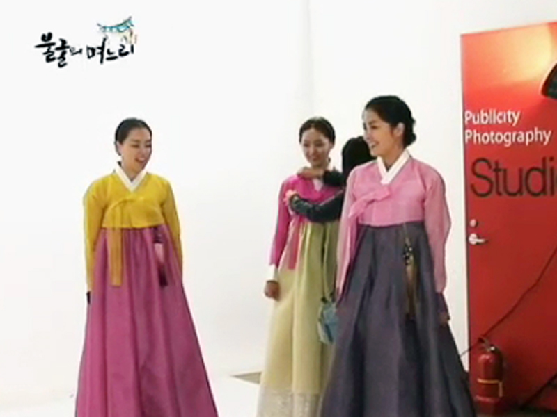 미모의 여인들과 함께 한 포스터 촬영 공개!! 클립