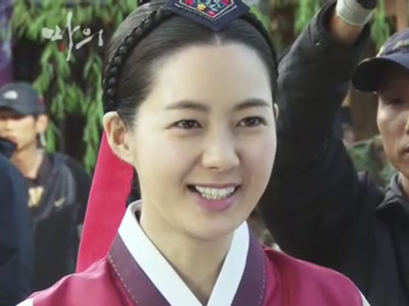 [생생현장] 오리 꽥꽥, 고양이 야옹~ 시끌시끌 이요원, 김소은 첫 촬영현장 클립