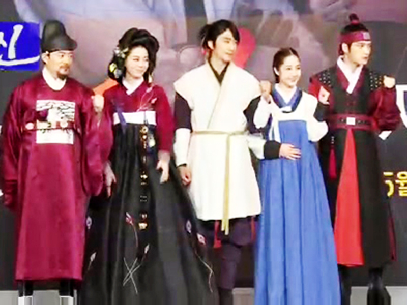 [HOT] 뜨거운 열기로 가득했던 제작발표회 현장 공개! 클립