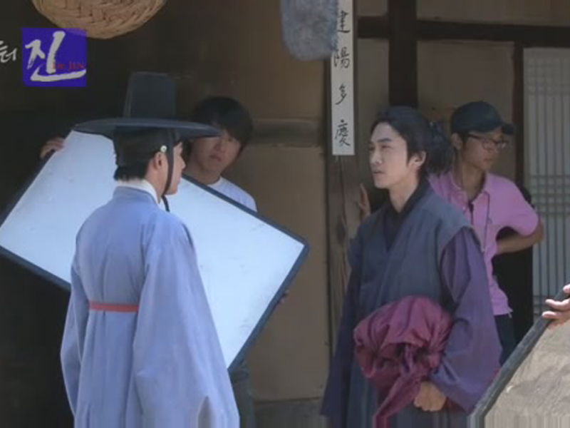 덥지만 화기애애한 촬영 현장 공개! 클립