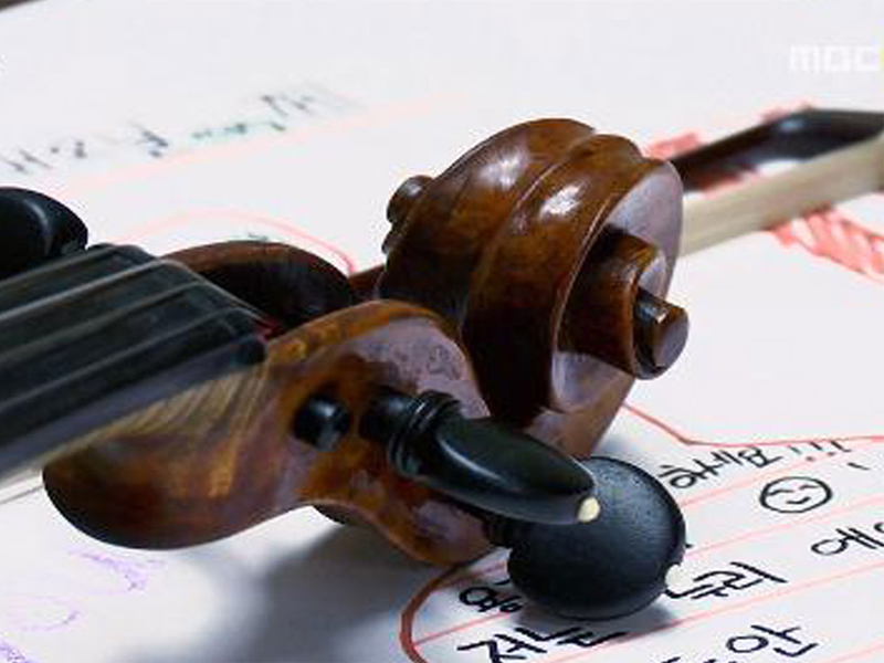 사랑과 소통의 오케스트라를 꿈꾸는 리처드 용재오닐과 스물 네 명의 아이들 