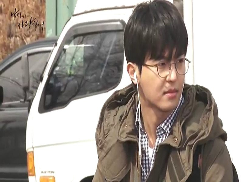 첫 촬영현장에는 무슨 일이? - 배우 연우진 편 클립