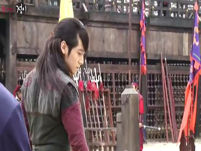 [생생현장] 반사판을 찢고 나온 남자! 클립