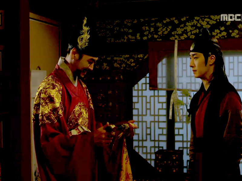 어보를 넘겨주겠소이다