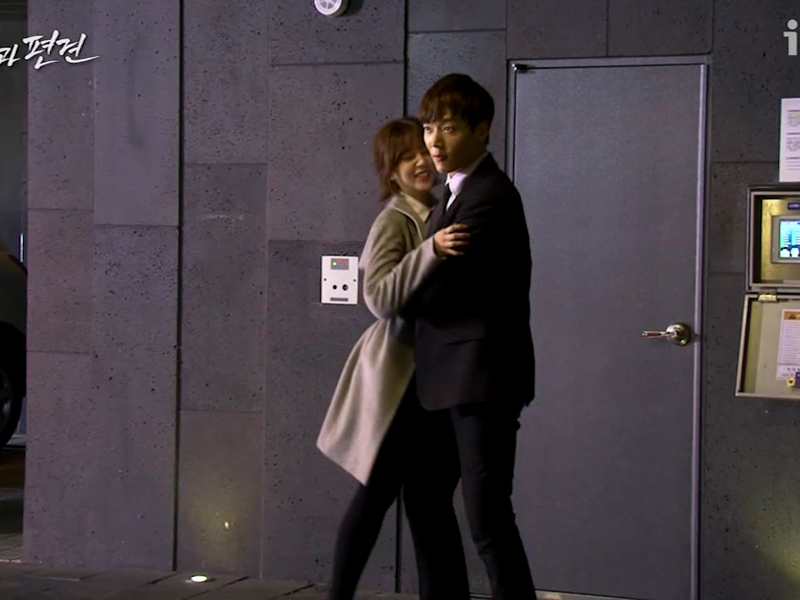 액션씬 촬영 중 동치가 심쿵한 이유는?!!! <생생현장> 클립