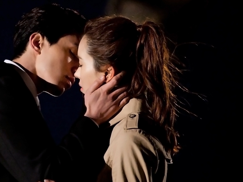 [생생현장] 강풍도 이겨내는 재완♥모네 떨리는 첫 키스~! 클립