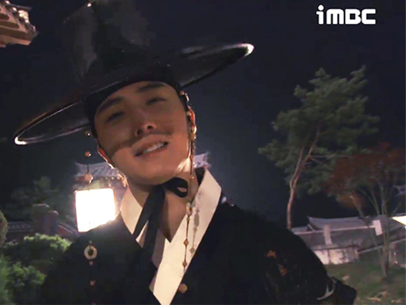 [생생현장] 팬들의 뜨거운 사랑과 시원한 아이스크림 선물에 감사하는 정일우 님 클립