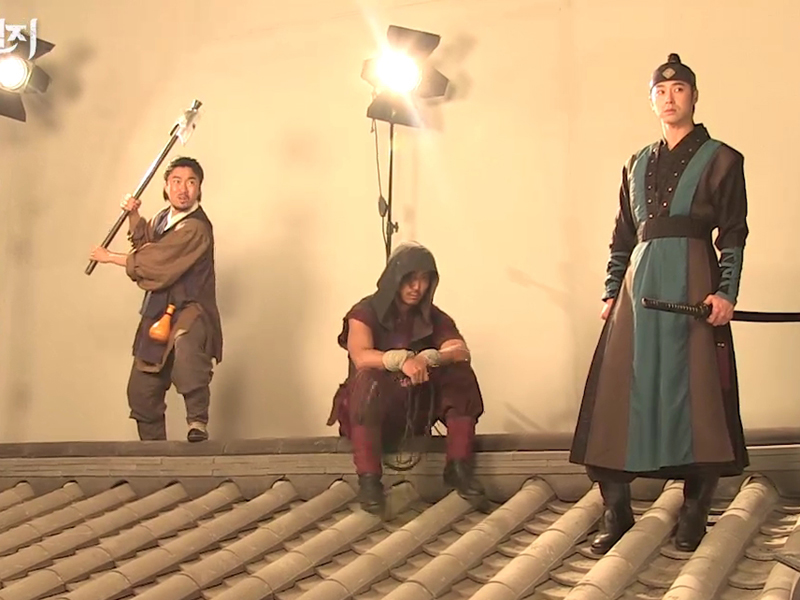 [생생영상] 포스터 촬영 현장에서 만난 야경꾼들 클립