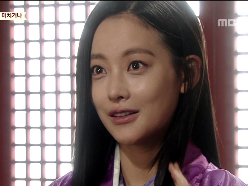 아름다운 신율의 모습에 넋을 잃은 왕소, 해피타임에 소개 [관련TV영상] 클립