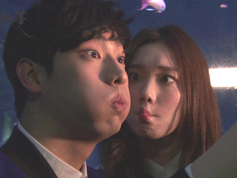 셀카는 이렇게 찍어야 제맛! (feat.몰아주기) <생생현장> 클립