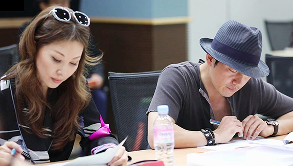 돈에 먹혀버린 이들의 이야기를 담은 <돈꽃> 의 첫 대본리딩 현장! <생생현장> 클립