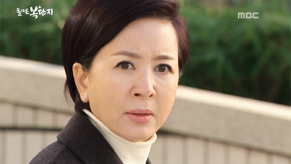 시간 있을 때, 당신 발로 걸어 들어가서 자수해!