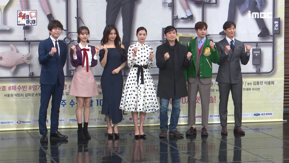 [제작발표회] 배우들과 함께하는 포토타임! <생생현장> 클립