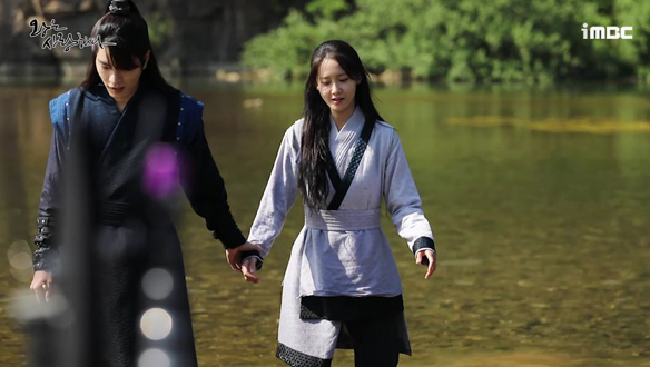 알콩달콩 물놀이 <생생현장> 클립