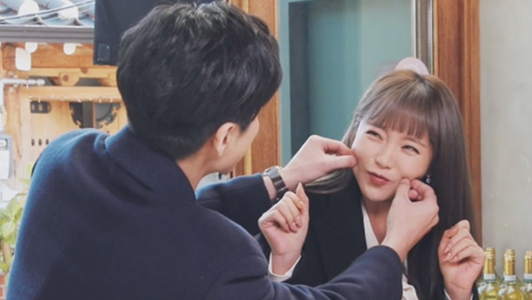 애교 웃음 뿜뿜 카메오 홍진영 <생생현장> 클립