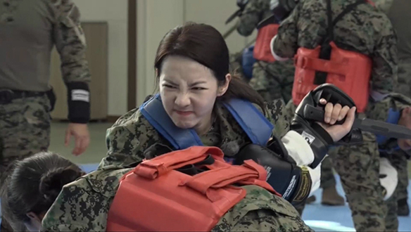 [13회 선공개] 산다라박, 격투 훈련에서 결국 눈물 보인 이유는? 클립