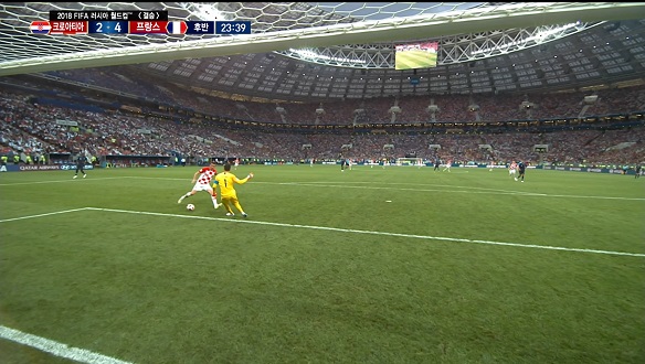 [골장면] 프랑스 VS 크로아티아, 요리스 골키퍼의 실수로 자책골 만회하는 만주키치