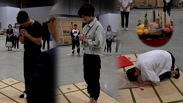 얼떨결에 마이크 잡은 보나(아역) 반응은?...성공 기원 고사 현장! <생생현장> 클립