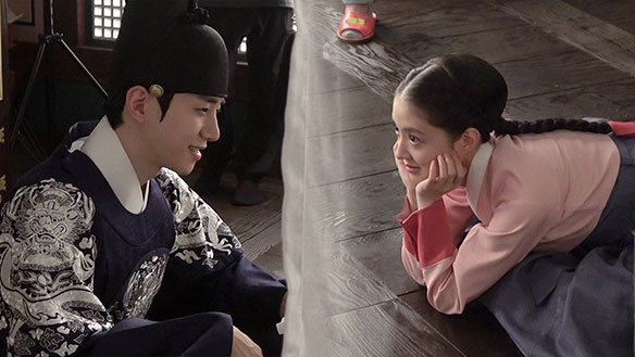 [메이킹] "어우~ 저하~🥰" 박수가 절로 나오는👏 왕세손 이산의 출궁 준비! 클립