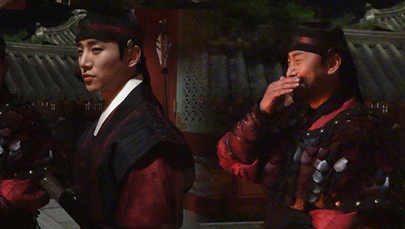 [메이킹] "우리(좌익위)🥰"라고 했다...☆ 장꾸들만 모아 놓은, 이산X강태호의 웃음 가득 옷소매 비하인드! 클립