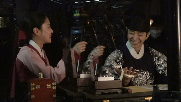 [메이킹] 이산X성덕임, 애절과 로코 그 사이의 어딘가...⭐ 장르를 넘나드는 연기천재들의 촬영현장 비하인드! 클립