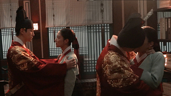 [메이킹]오래 기다리셨습니다🥰~ 모두가 기다리던 산X덕임, 대망의 키스씬💘! 옷소매 비하인드 클립