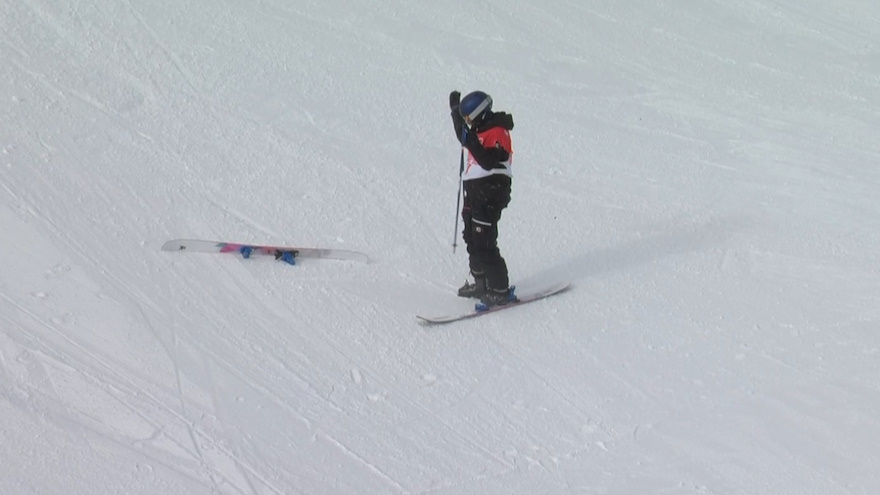 프리스타일 스키 | 여자 슬로프스타일 결승 '왜 빠졌지?' 스키가 빠지며 아쉽게 연기를 마친 마틸데 그레모 이미지