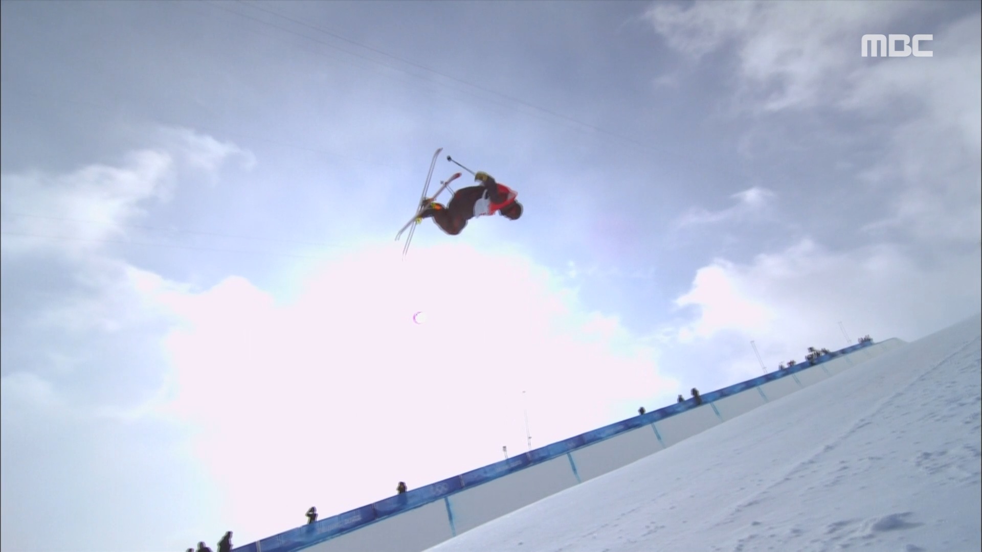 프리스타일 스키 | 남자 하프파이프 '아쉬움' 메달권 진입을 노렸던 노아 보우먼 2차 시기 이미지