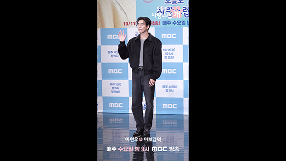 [세로캠] 제작발표회 포토타임 이현우 클립