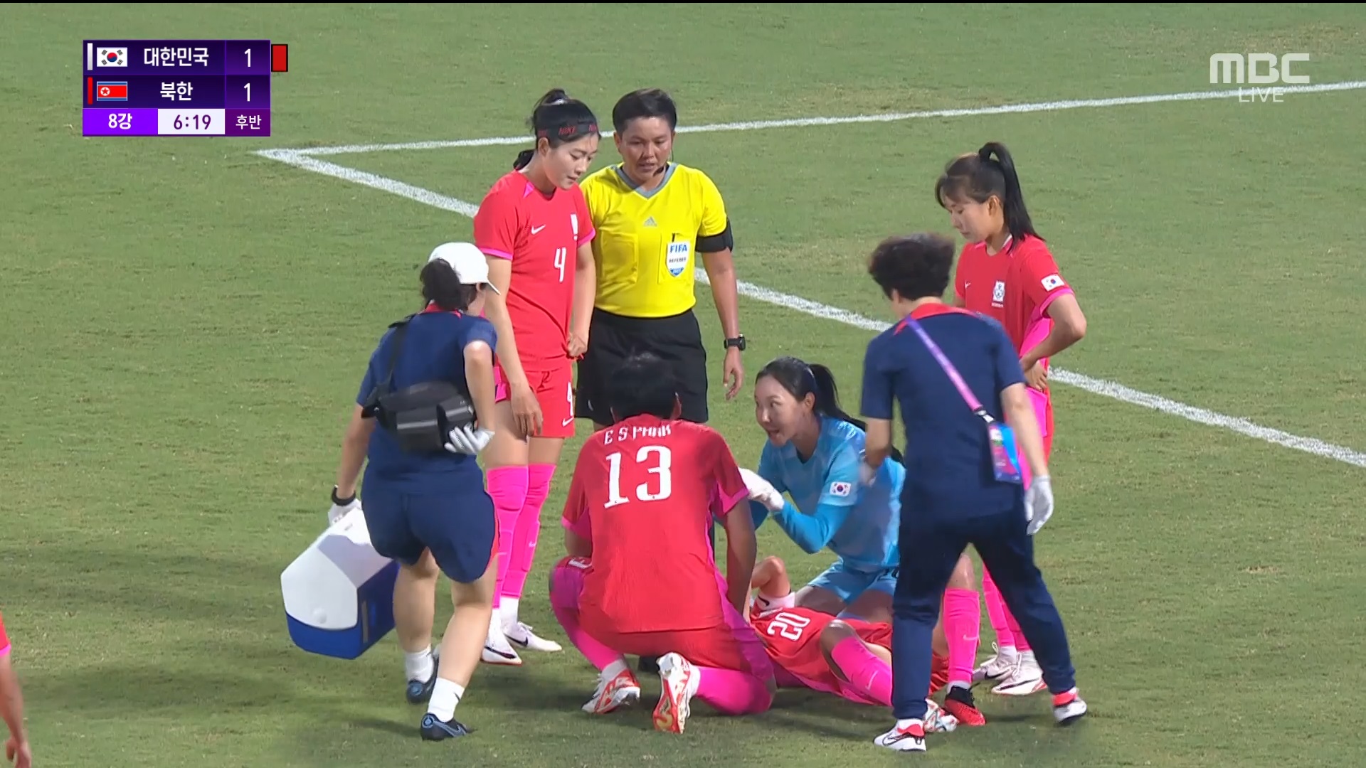 축구 | 여자 8강...공격적인 북한 경기 이미지