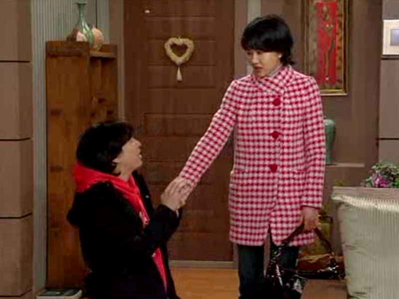 계획에 없던 아이가 생기자 홍진은 난감하기만 하고.. 클립 이미지