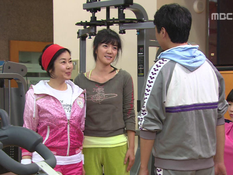 운동을 하던 나경은 전 시어머니를 만나게 되고..