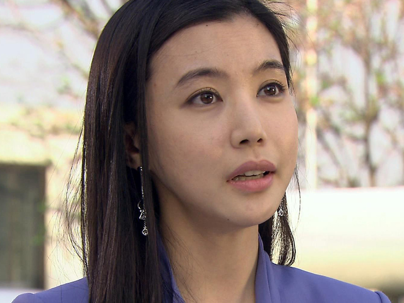 결혼 축하를 하는 서영에게 진심으로 느껴지지 않는다고 말하는 현우  클립 이미지