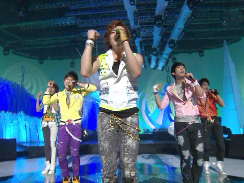 A'ST1『Dynamite』 클립 이미지