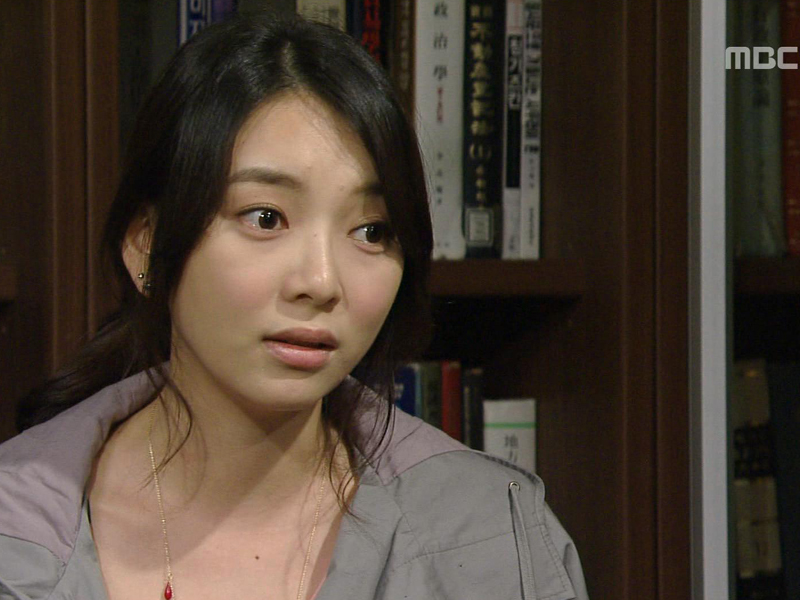 나경은 민재와 만나자고 전화하지만 민재는 거절한다