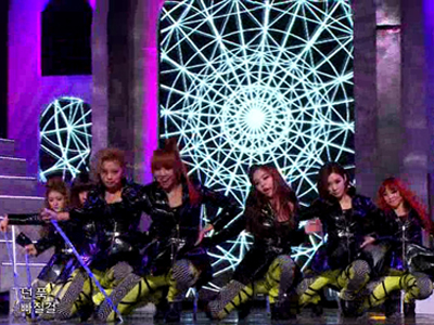 라니아『Pop Pop Pop』 클립 이미지