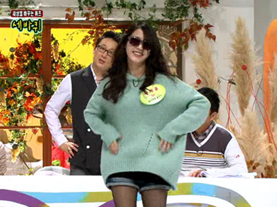 아이유, 팝핀 댄스와 관절꺽기 춤 선보이는 매력 발산