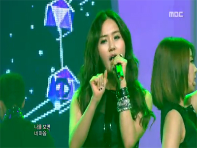 포미닛 반전시스루 무대의상 "뒤태 노출 깜짝" 클립 이미지