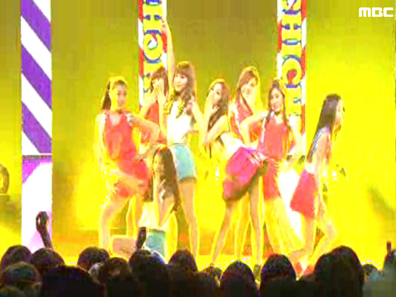 치치(with 홍수아) 『장난치지 마』 클립 이미지