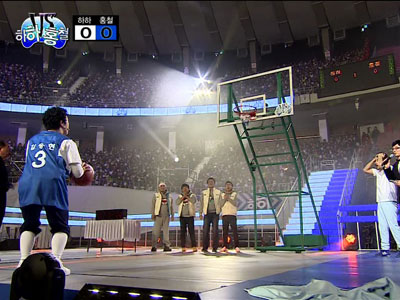 하하 vs 홍철, 1라운드 자유투 하하 첫승 "숨 막혔던 연장전" 클립 이미지