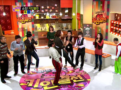 정동남, 치아로 김나영·이양승 들어올려 "경악" 클립 이미지