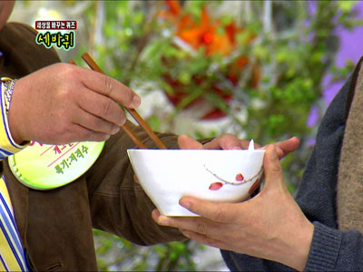 이용식, 종이로 국수 만드는 마술 "신기" 클립 이미지