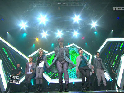 초신성 "Stupid Love" 클립 이미지