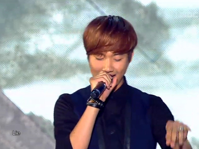 초신성 '폭풍속으로' 클립 이미지