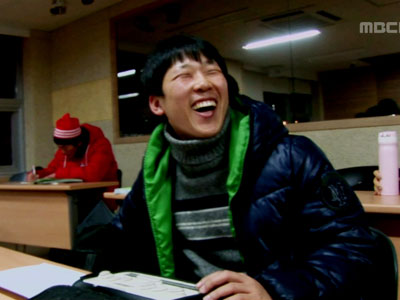 화제의 인물 - 기억으로 시를 쓰는 청년 클립 이미지