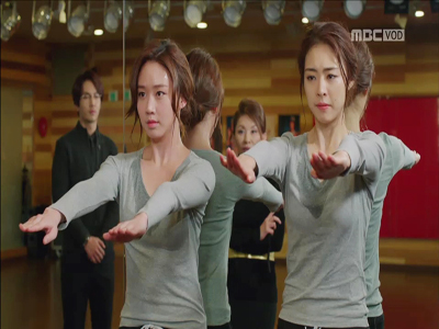 지영(이연희), 재희(고성희)와 라이벌 의식 '팽팽' 클립 이미지