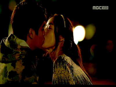 장미(한선화), 차돌(이장우)에 달달 입맞춤 "약 같은 것"  클립 이미지